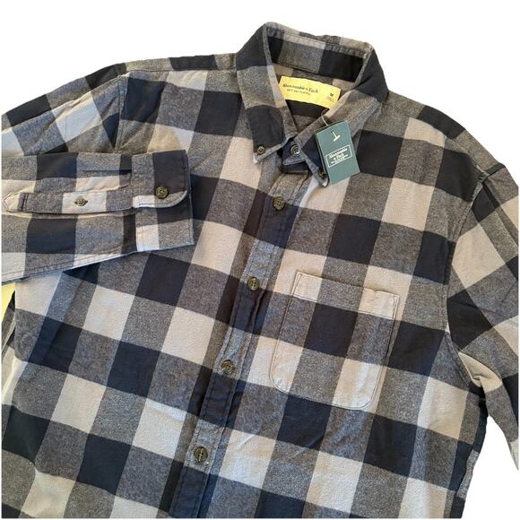 NWT Abercrombie & Fitch Soft AF Flannel Men's Blue Plaid Button Down Size Medium - Picture 1 of 11